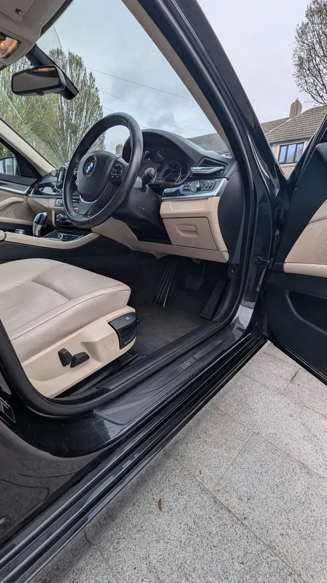 BMW 5-Series 2012 - Image 3