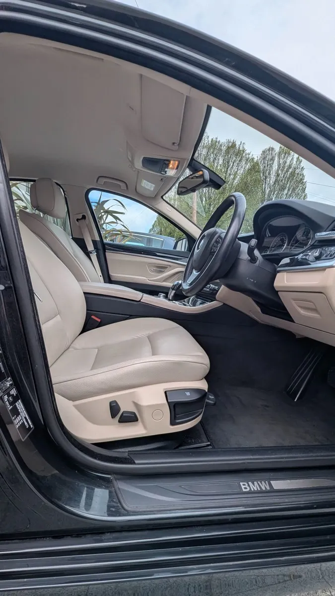 BMW 5-Series 2012 - Image 4
