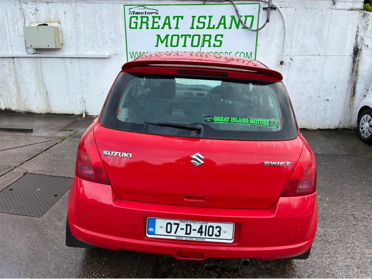 Suzuki Swift 1.3 GLX 5DR - Image 4