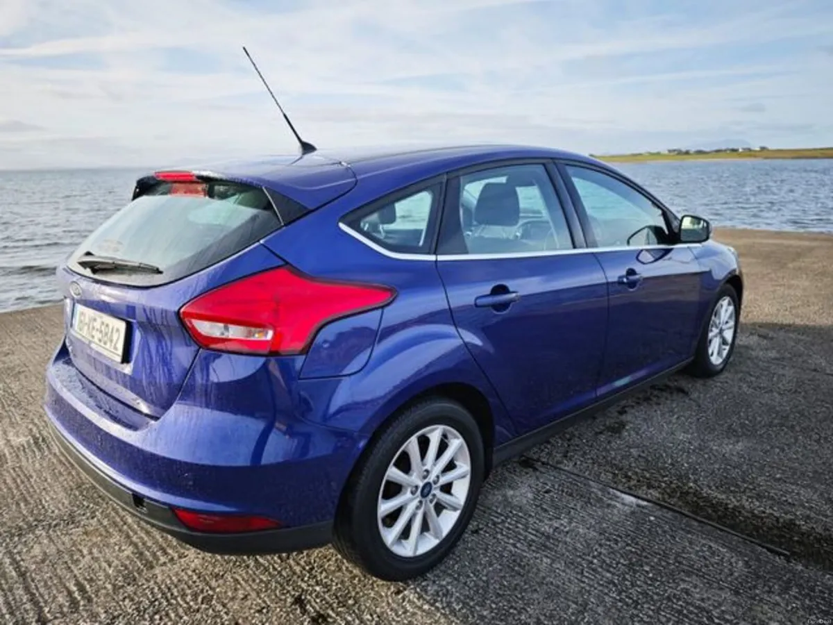 Ford Focus 1.5 TDCI Titanium 120PS 6SP 5DR - Image 3