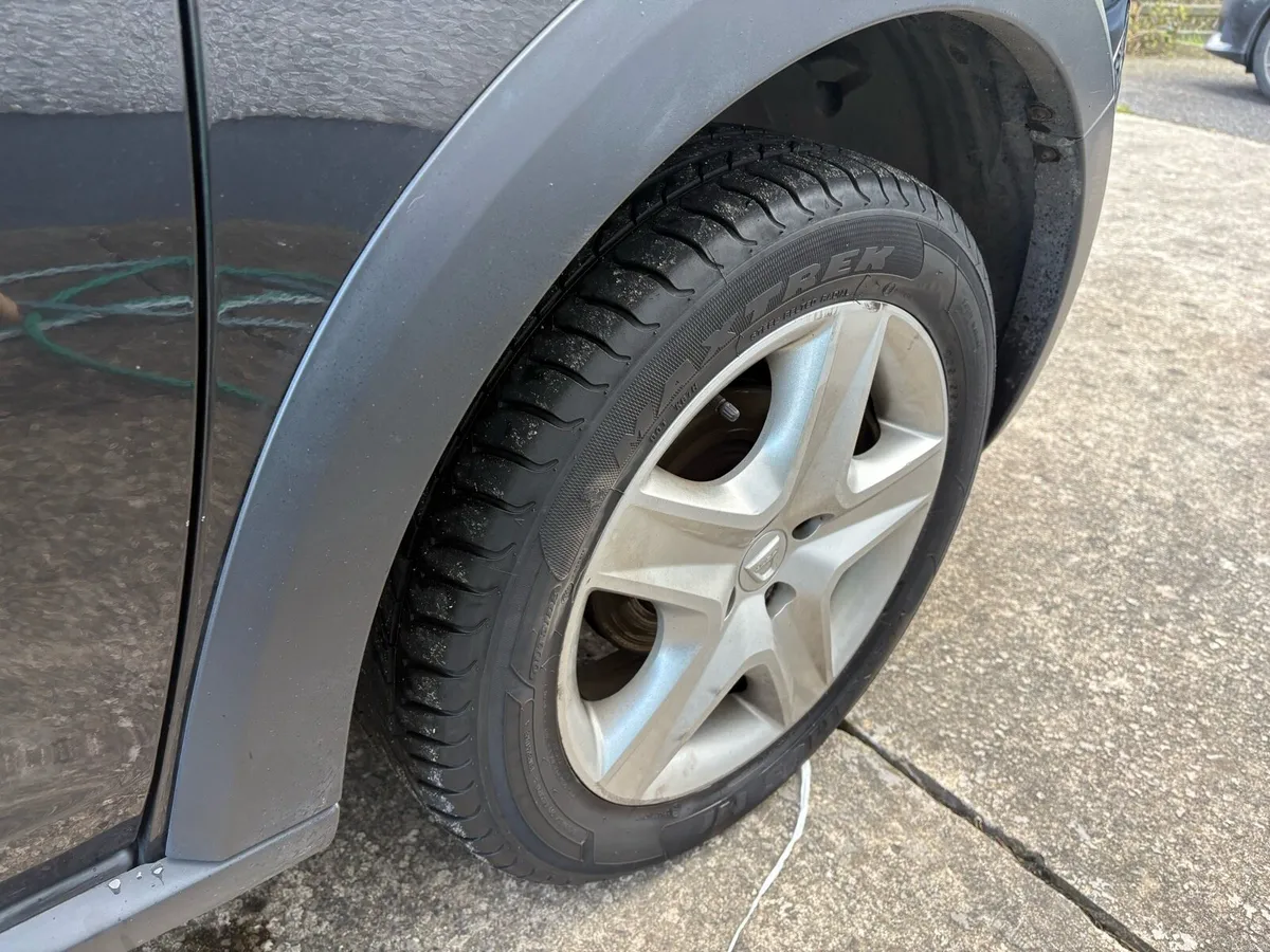 Dacia Sandero Stepway 1.5L - Image 3