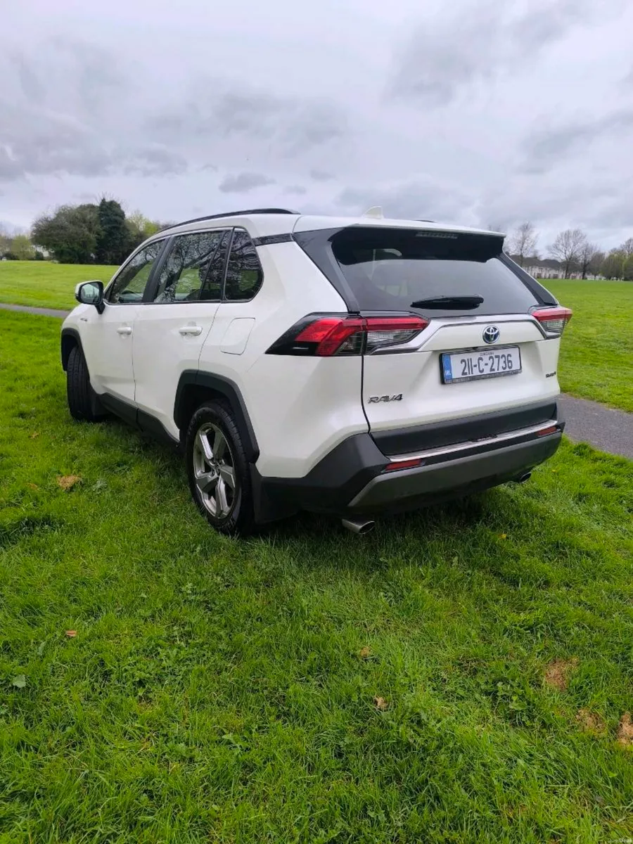 2021 Toyota RAV4 hybrid - Image 4