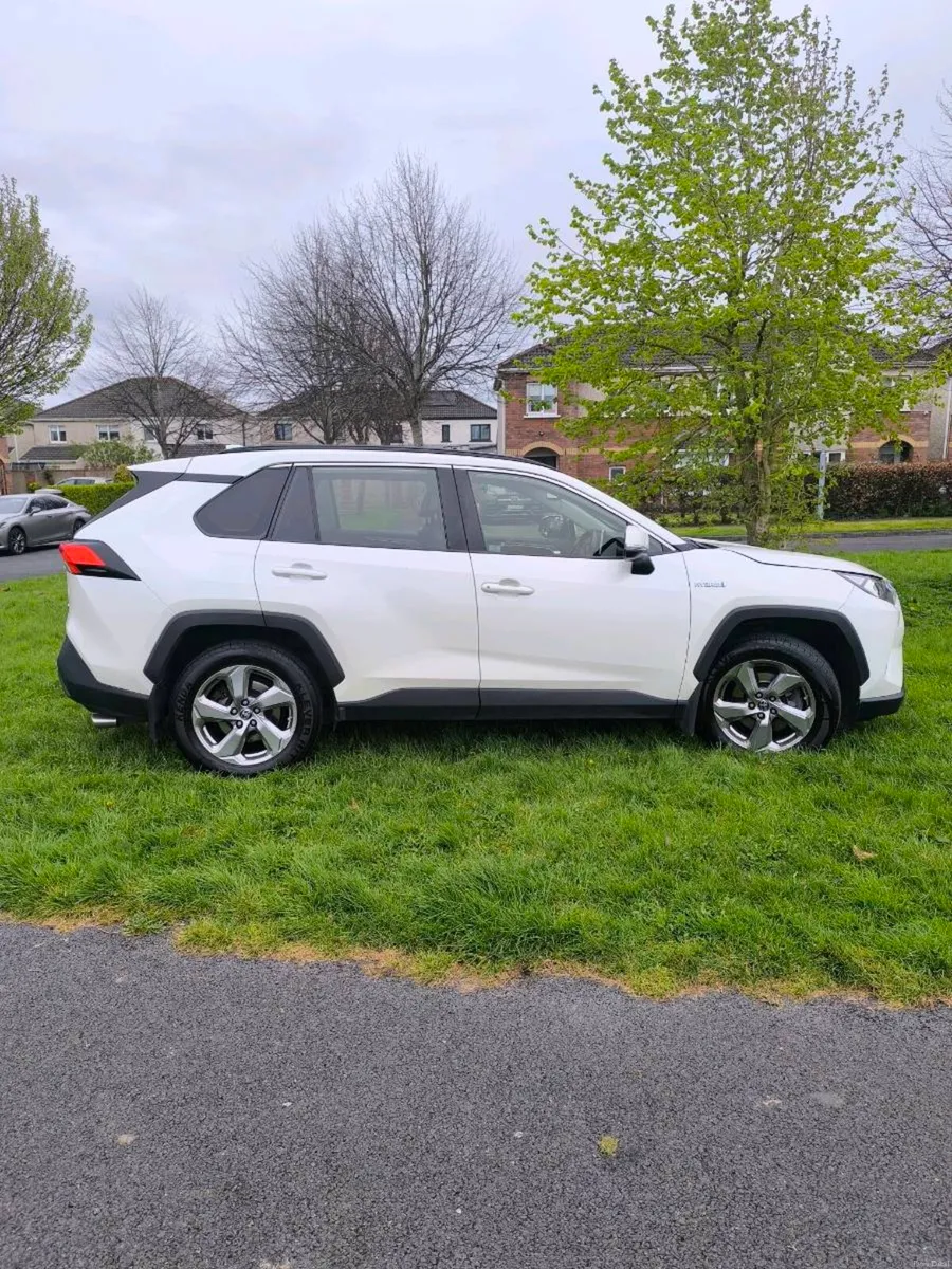 2021 Toyota RAV4 hybrid - Image 3