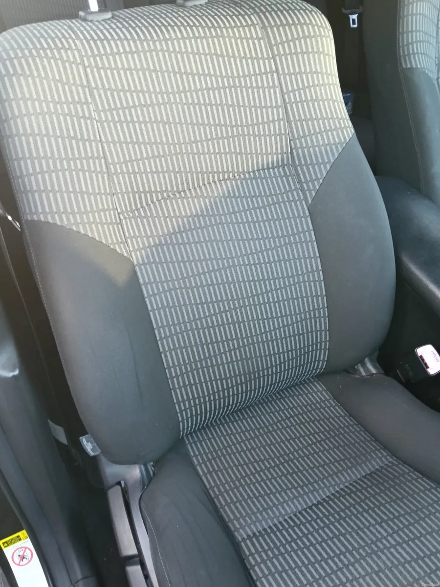 Toyota Avensis - Image 4