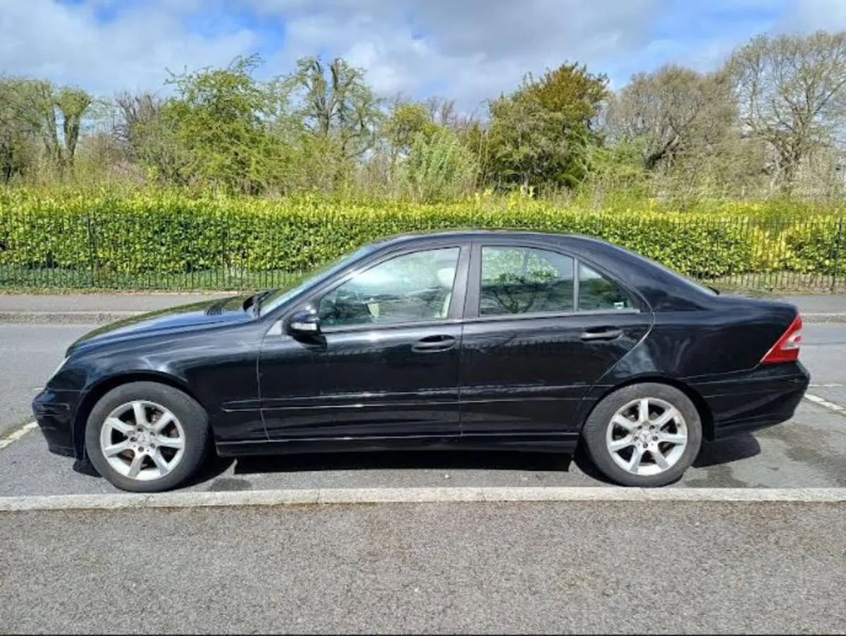 Mercedes-Benz C-Class 2006 Automatic - Image 1
