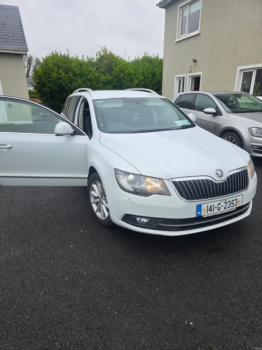 Skoda Superb 2014 - Image 4