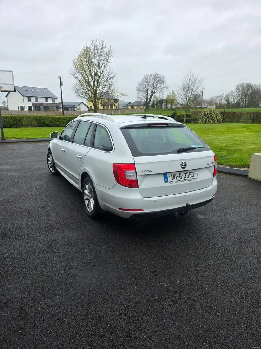 Skoda Superb 2014 - Image 2