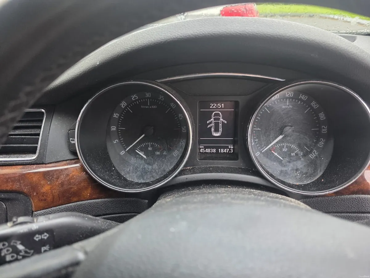 Skoda Superb 2014 - Image 3