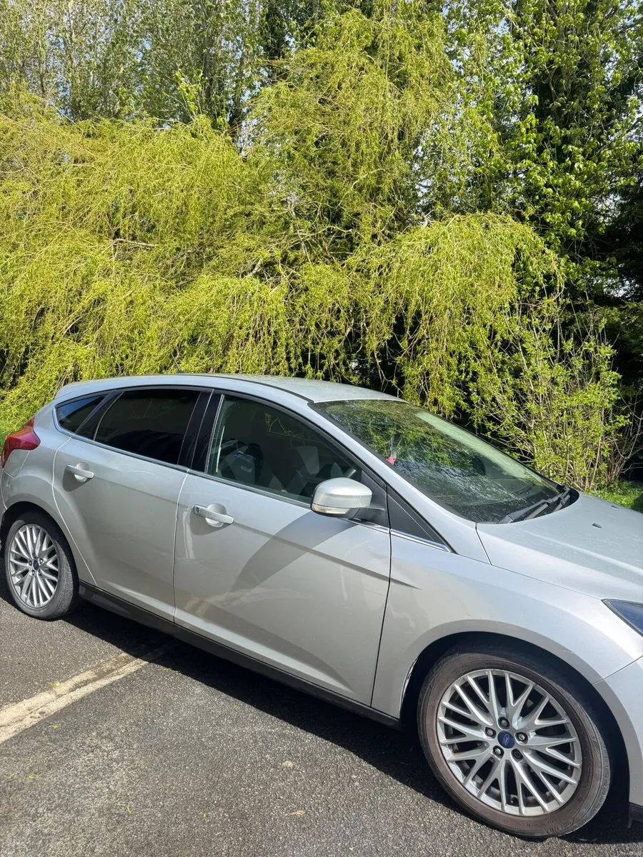 Ford Focus 2014 - Image 2
