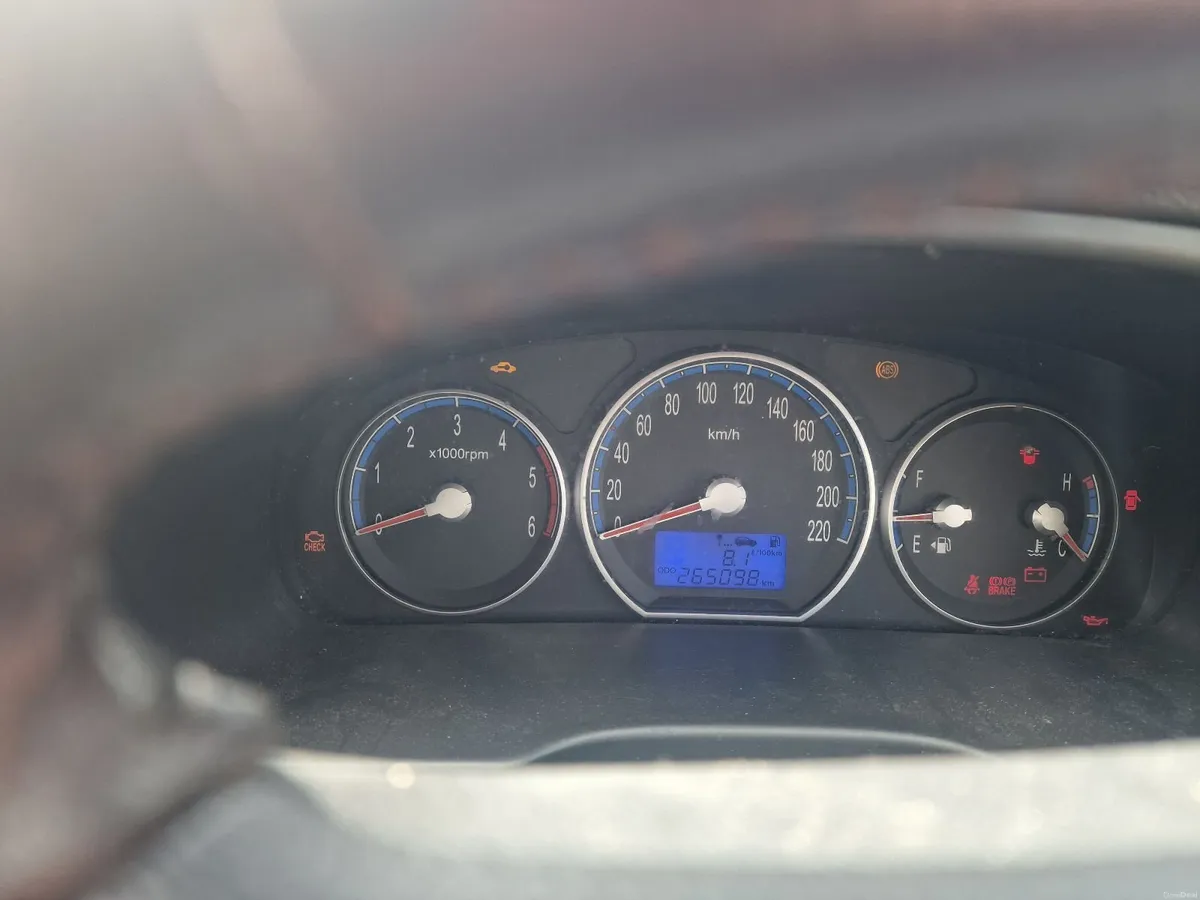 Hyundai Santa Fe 2010 NOT STARTING - Image 2