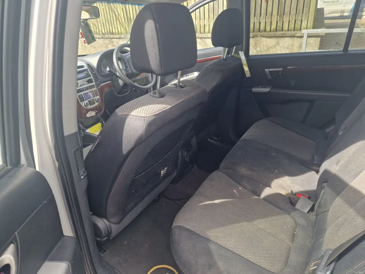 Hyundai Santa Fe 2010 NOT STARTING - Image 3