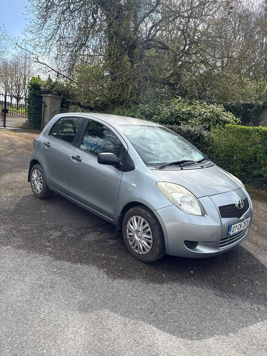 TOYOTA YARIS 1L IN GREAT CONDITION - Image 3