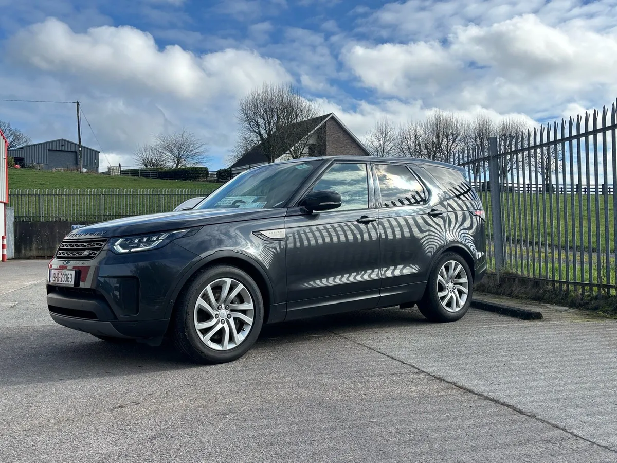 Commercial Land Rover Discover Sport - Image 3