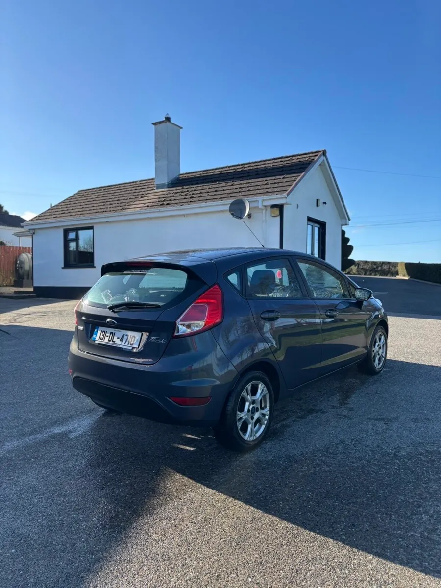 2013 Ford Fiesta - Image 2