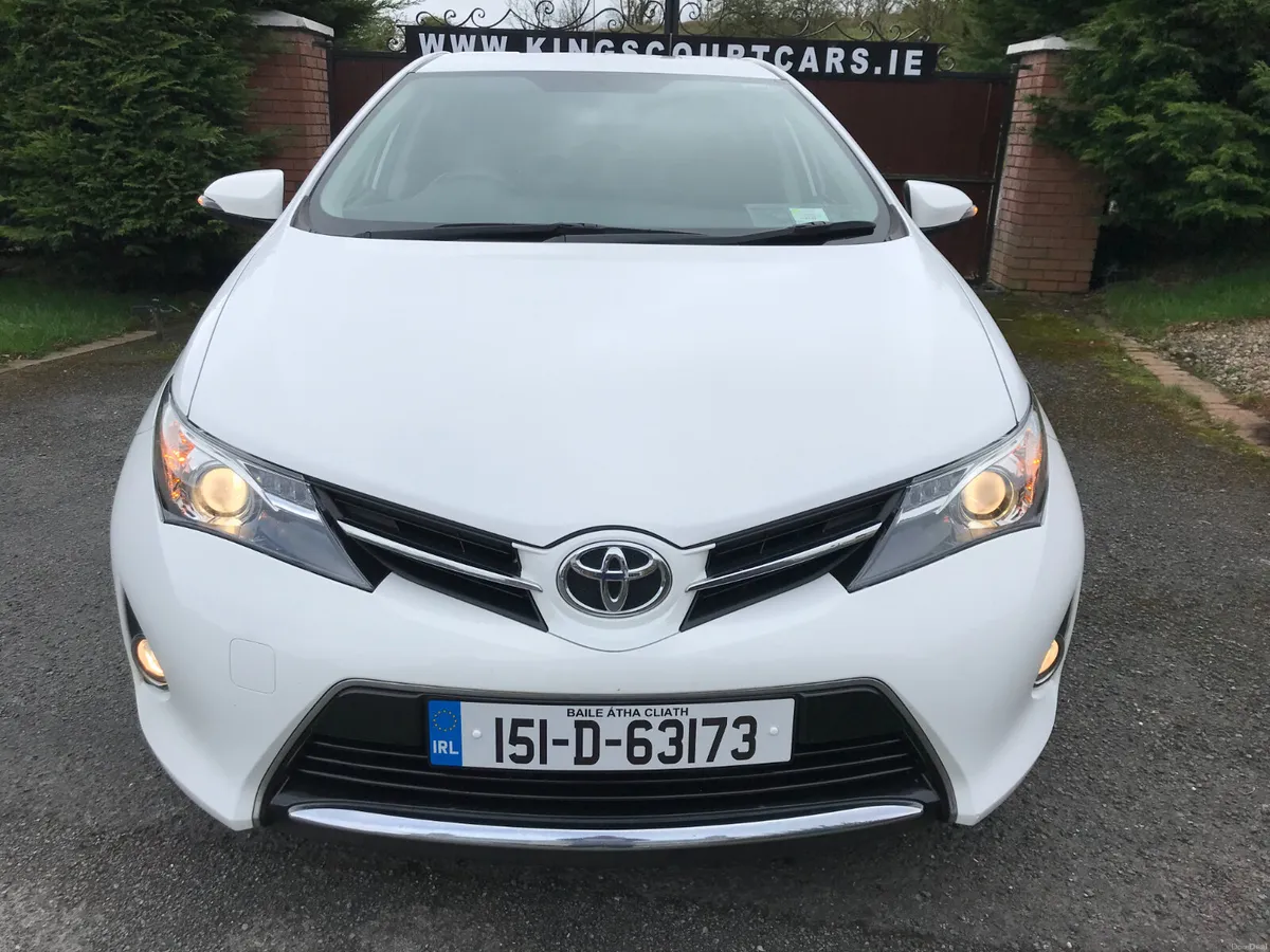 151 Toyota Auris 1.6 Petrol Nct & Tax - Image 3