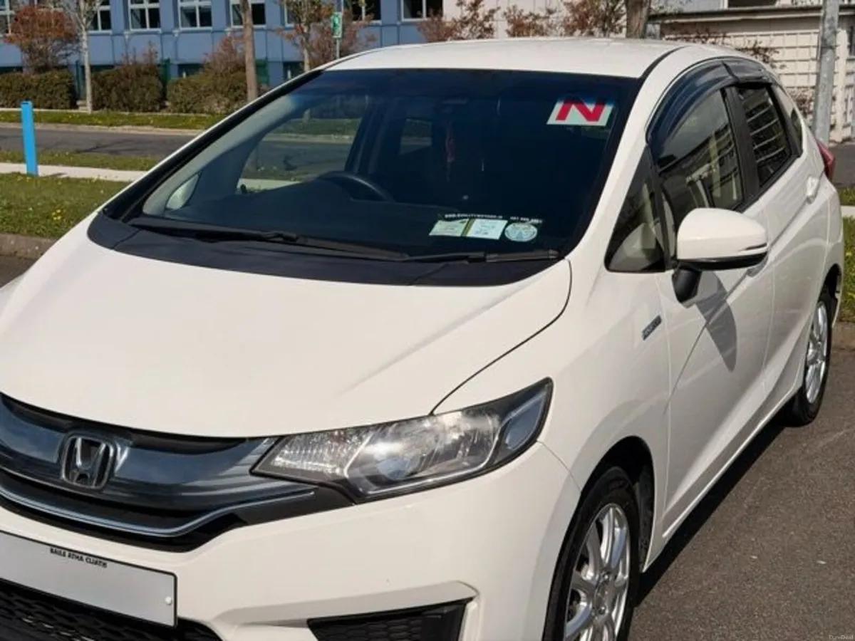 Honda Fit 2015 - Image 2