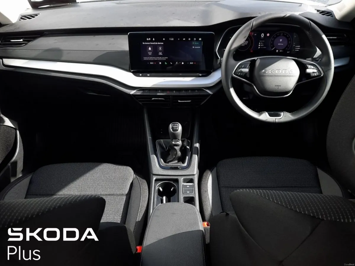 Skoda Octavia **IMMEDIATE DELIVERY**SEL 2.0TDI 115 - Image 2