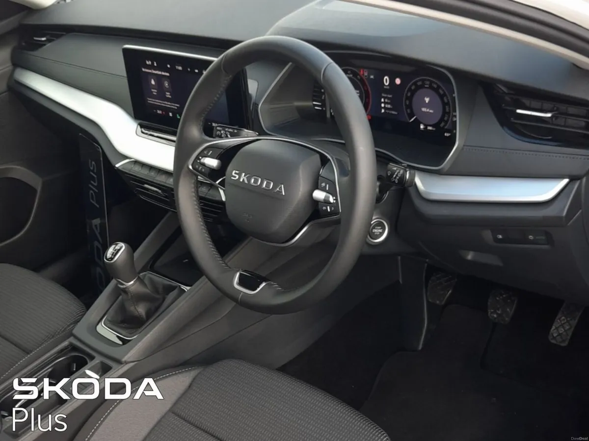 Skoda Octavia **IMMEDIATE DELIVERY**SEL 2.0TDI 115 - Image 4