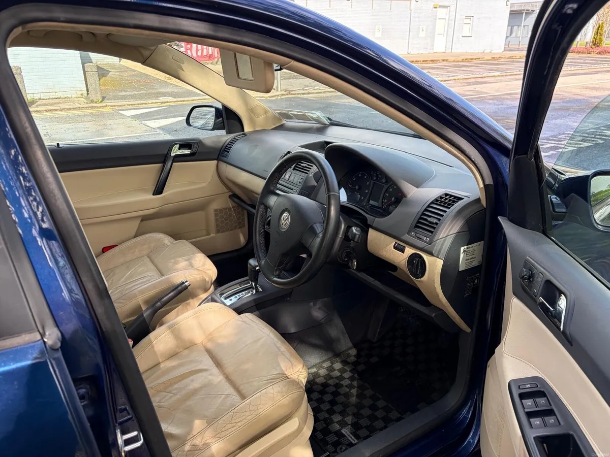 Volkswagen Polo 2006 automatic - Image 3