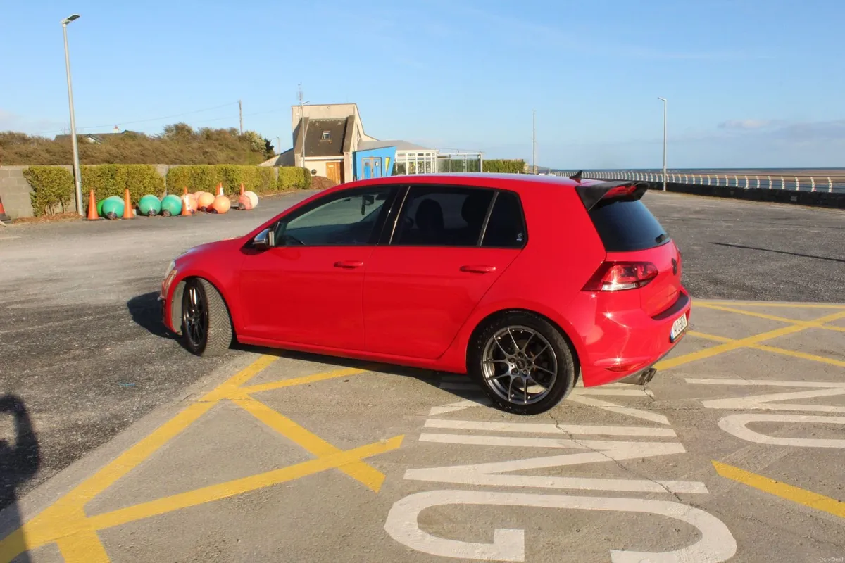 Volkswagen Golf 2014 Automatic - Image 1