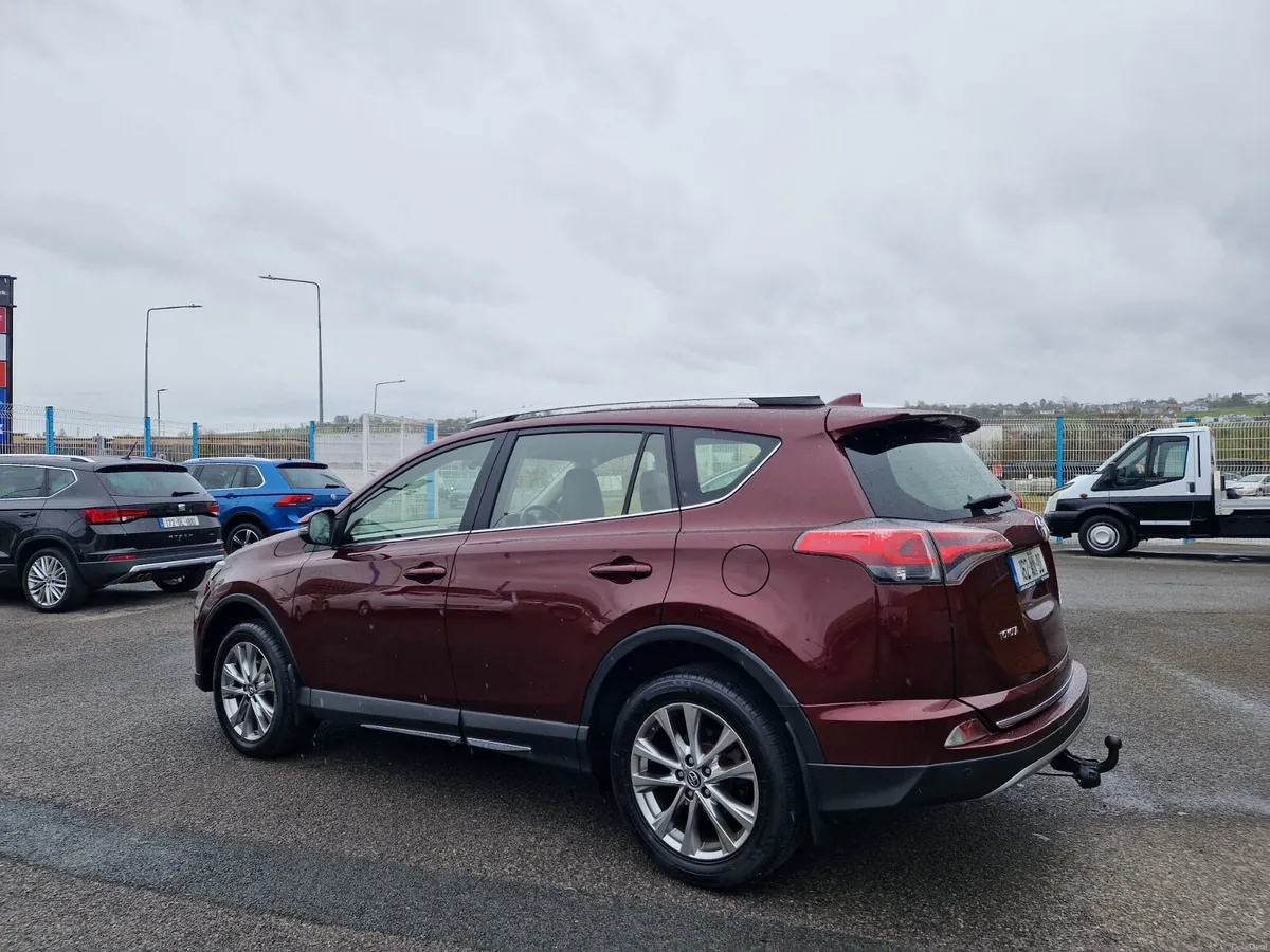 162 Toyota RAV4 2.0 D4D Top Spec SOL Model - Image 3