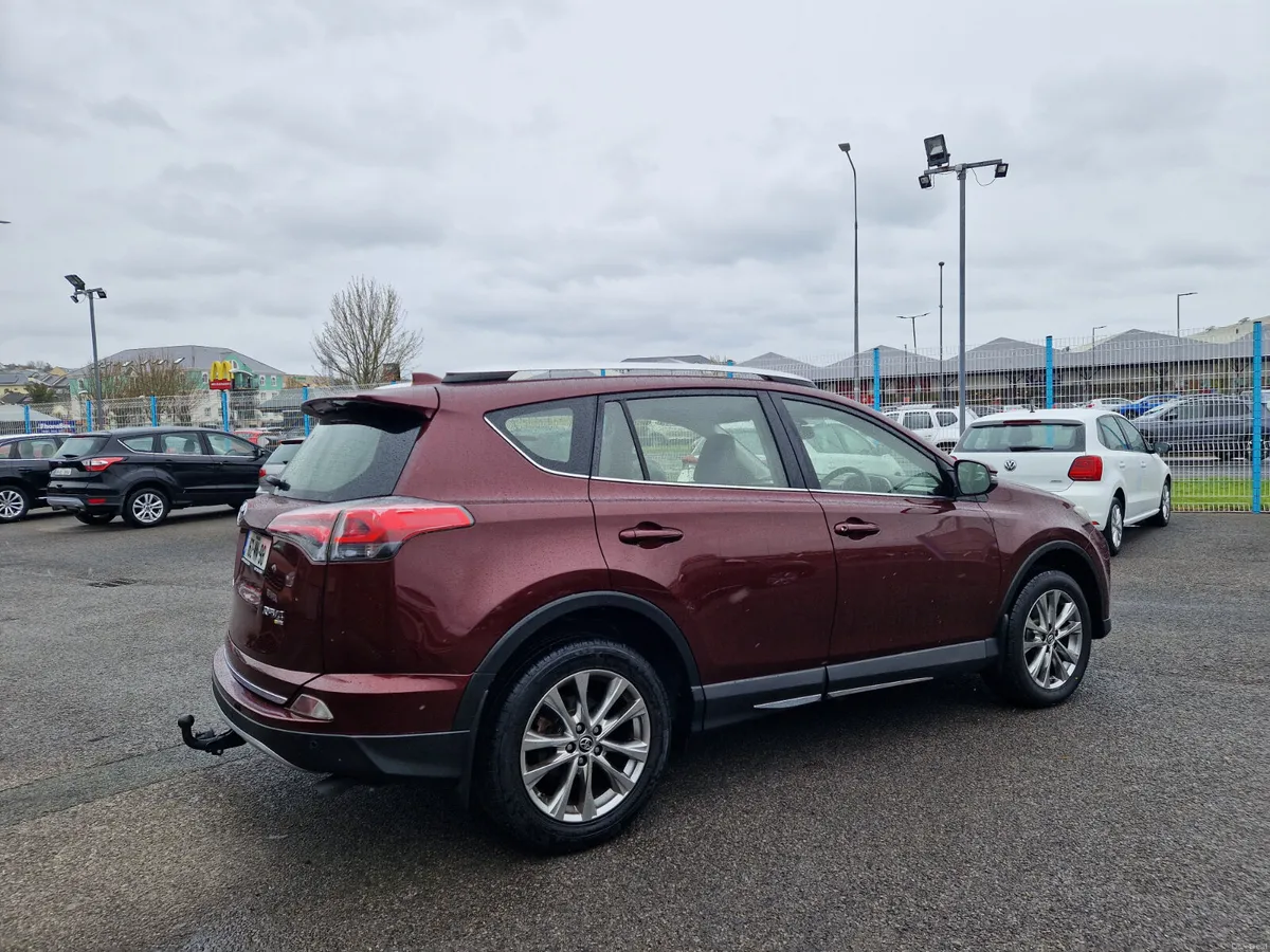 162 Toyota RAV4 2.0 D4D Top Spec SOL Model - Image 4