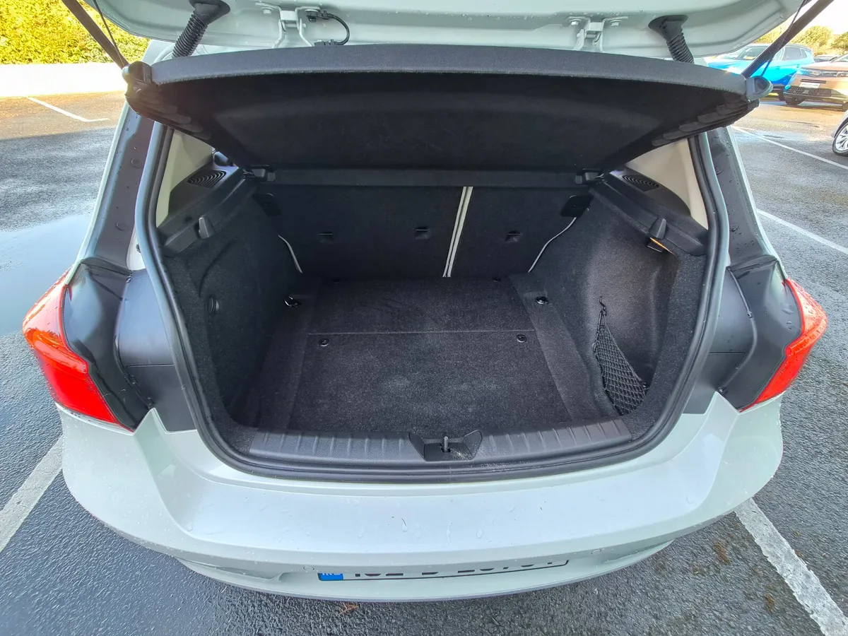 BMW 1-Series 2019 2.0L Diesel Automatic - Image 4