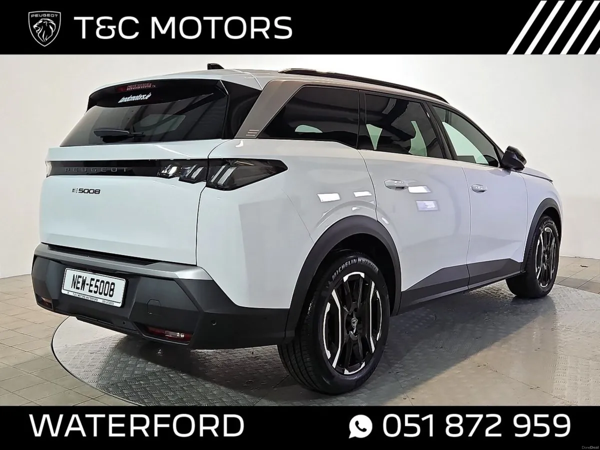 Peugeot 5008 Allure Model 73kwh 210hp 500kms Range - Image 4
