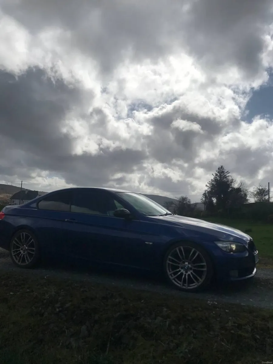 BMW e92 320i 2.0 low mileage - Image 4