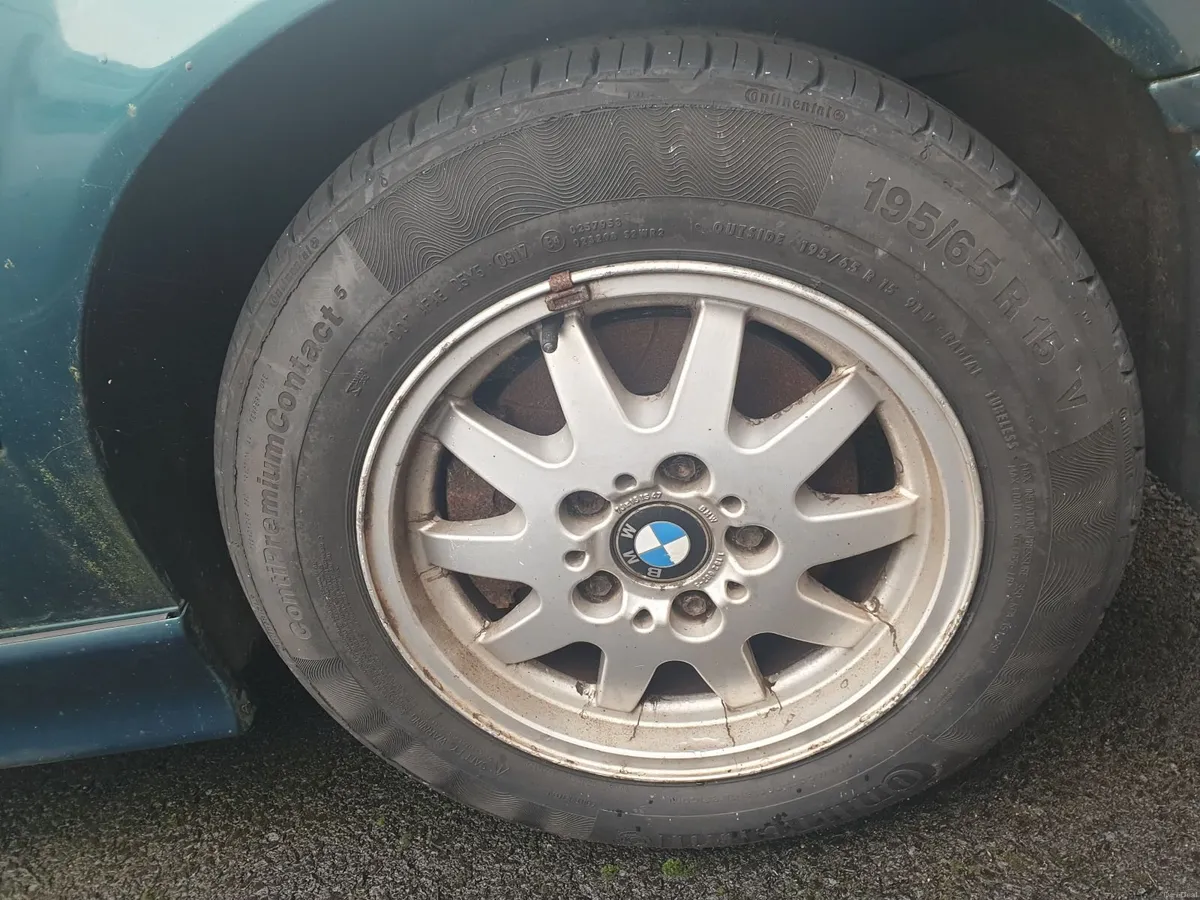 BMW E36 320i Saloon - Image 3