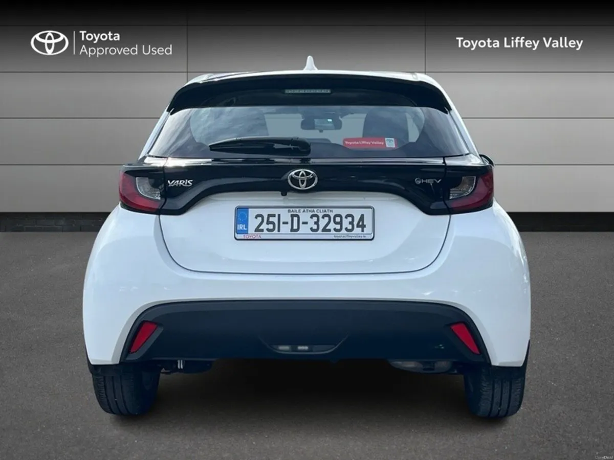 Toyota Yaris Yaris Hybrid 115 Luna - Image 4