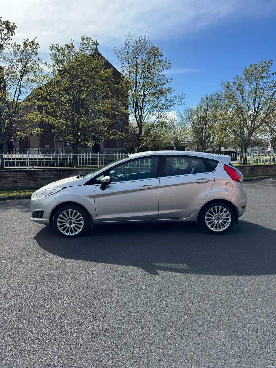 FORD FIESTA TITANIUM 2015 - Image 4