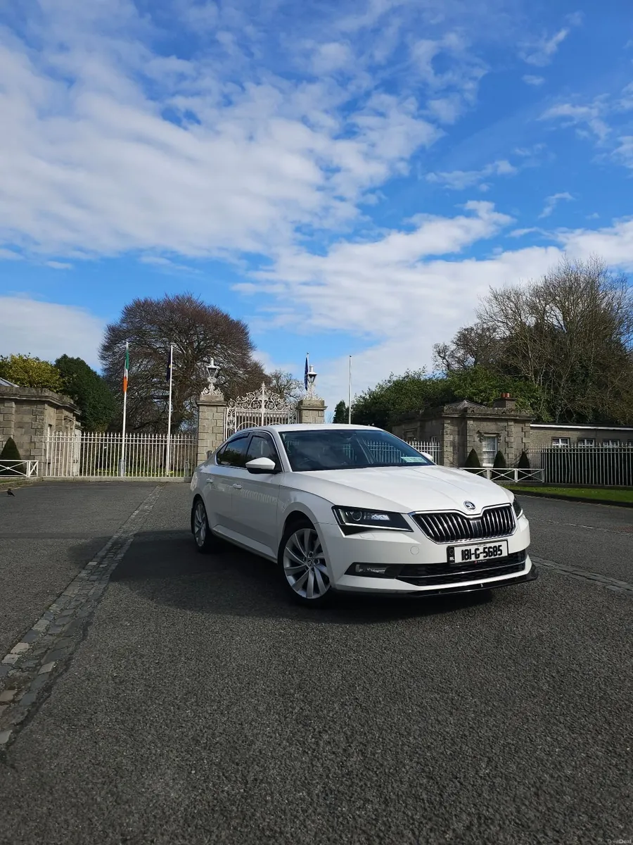 Skoda Superb 2018 - Image 2