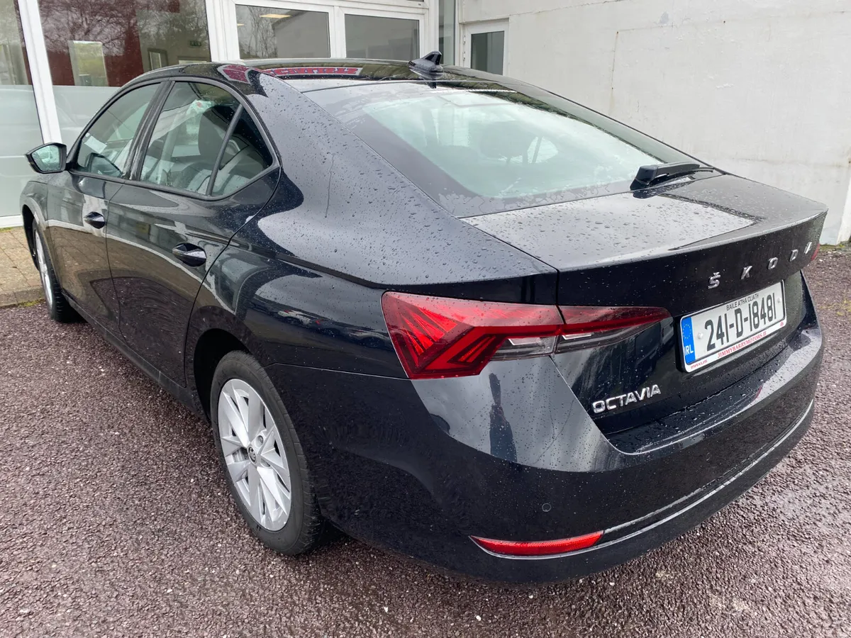 2024 Skoda Octavia AMBITION 2.0 TDI 115 - Image 4