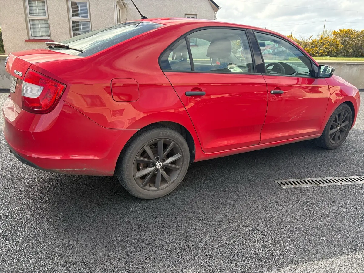 Skoda Rapid - Image 2