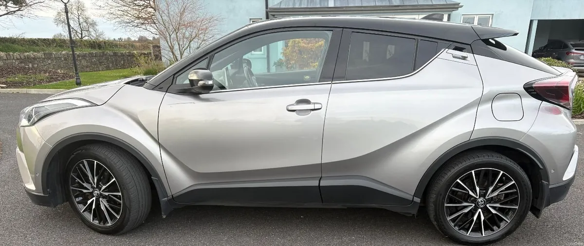 Toyota C-HR 2019 - Image 2