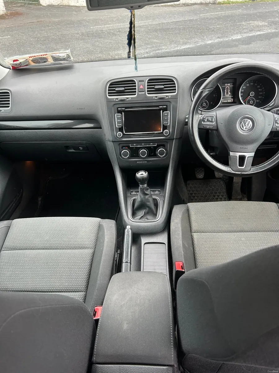 Volkswagen Golf 2011 - Image 4