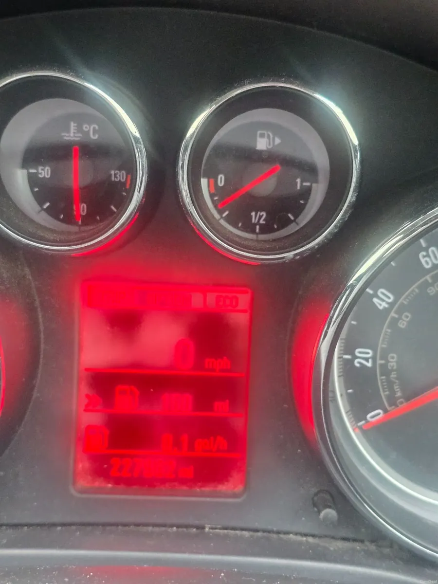 Vauxhall Insignia 2013 - Image 2