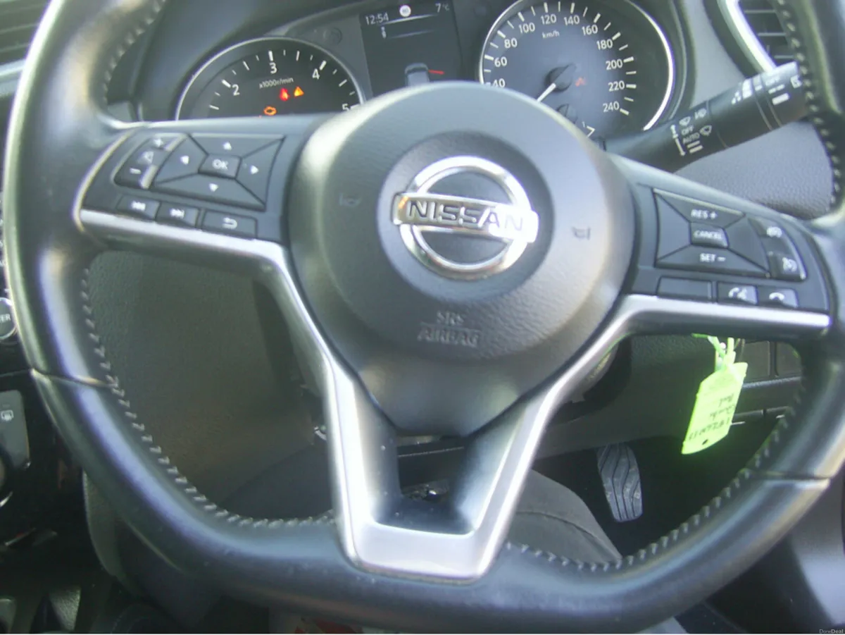Nissan Qashqai 1.5 DSL SV SS 18 4DR - Image 6