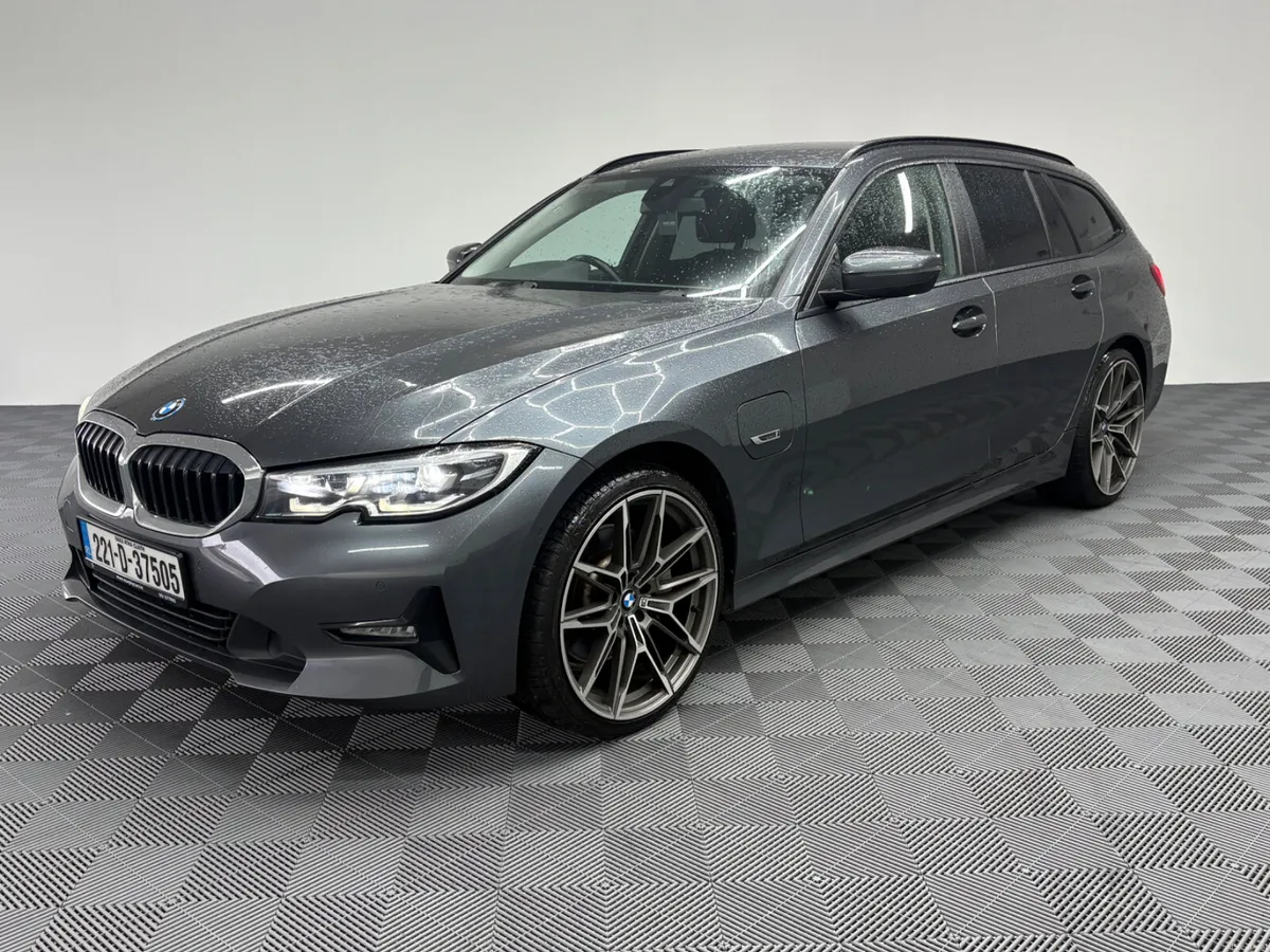 BMW 330E SE Pro Estate 2.0 Phev 2022 - Image 4