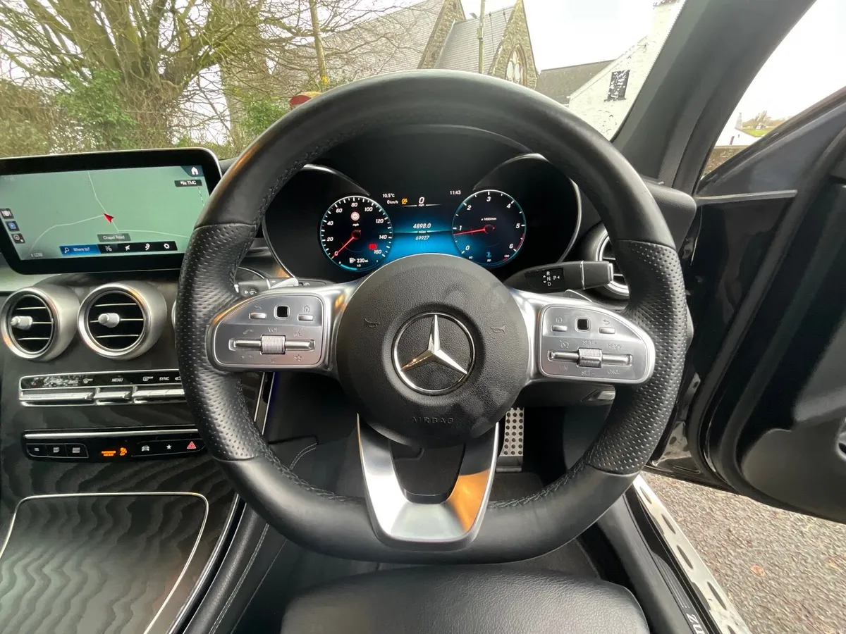 Mercedes-Benz 300 2020 - Image 2
