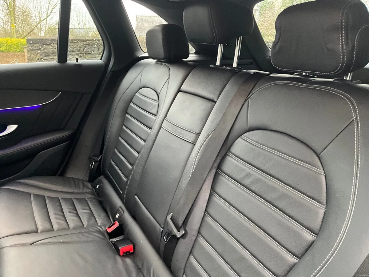 Mercedes-Benz 300 2020 - Image 3