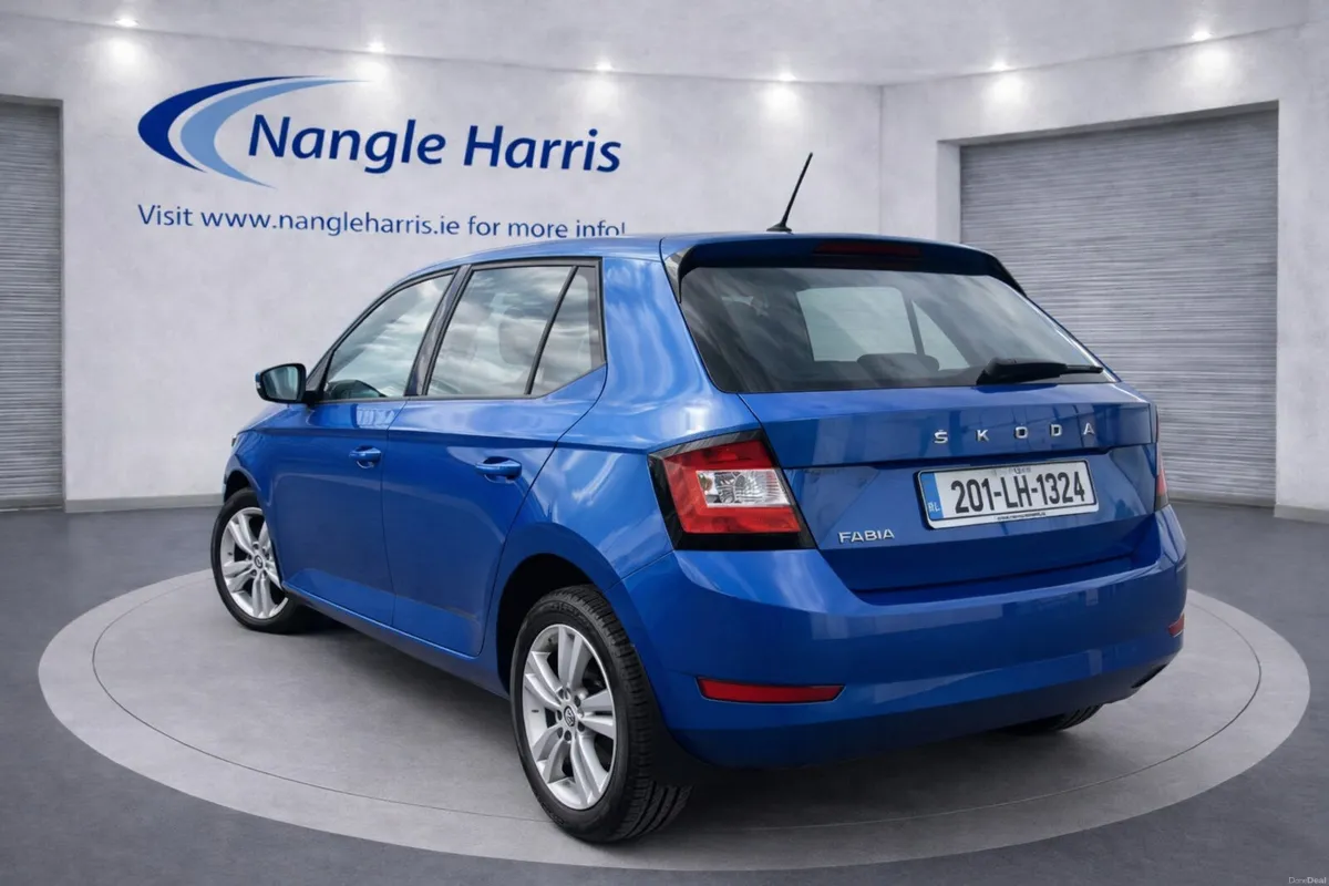 Skoda Fabia ONE OWNER FROM NEW. - Image 3