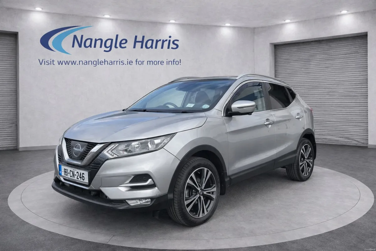 Nissan Qashqai PAN ROOF. SAT NAV. - Image 1