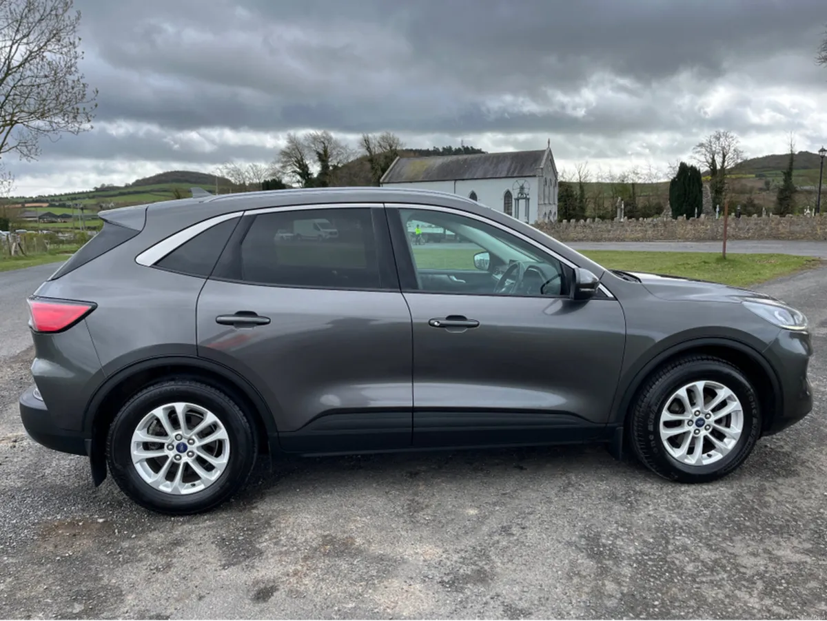 Ford Kuga TITANIUM 1.5 TD 120 S6.2 M6 F 4DR - Image 2