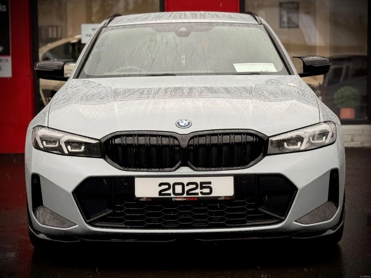 BMW 3-Series 330E M SPORT * M-PERFORMANCE PACK * / - Image 2