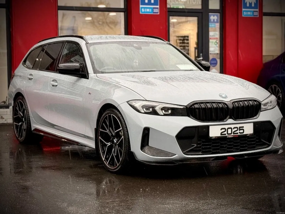 BMW 3-Series 330E M SPORT * M-PERFORMANCE PACK * / - Image 4