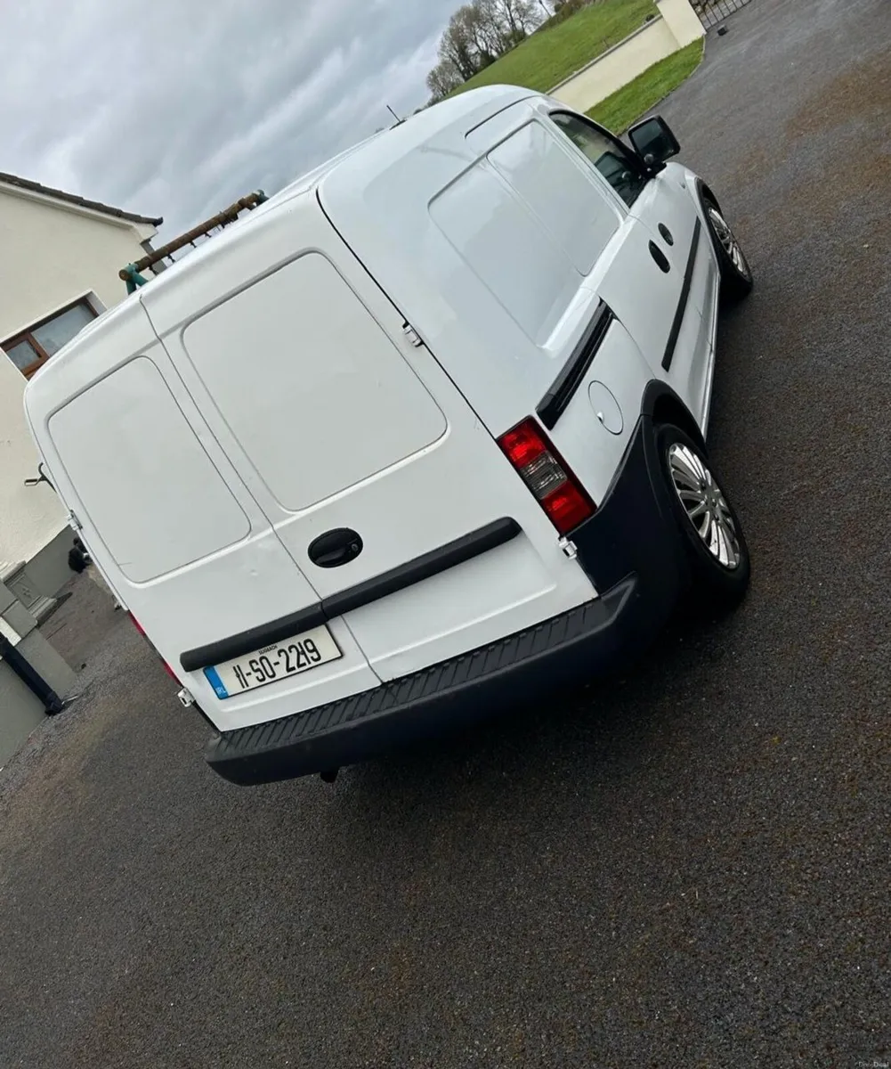 Crew cab - Image 4