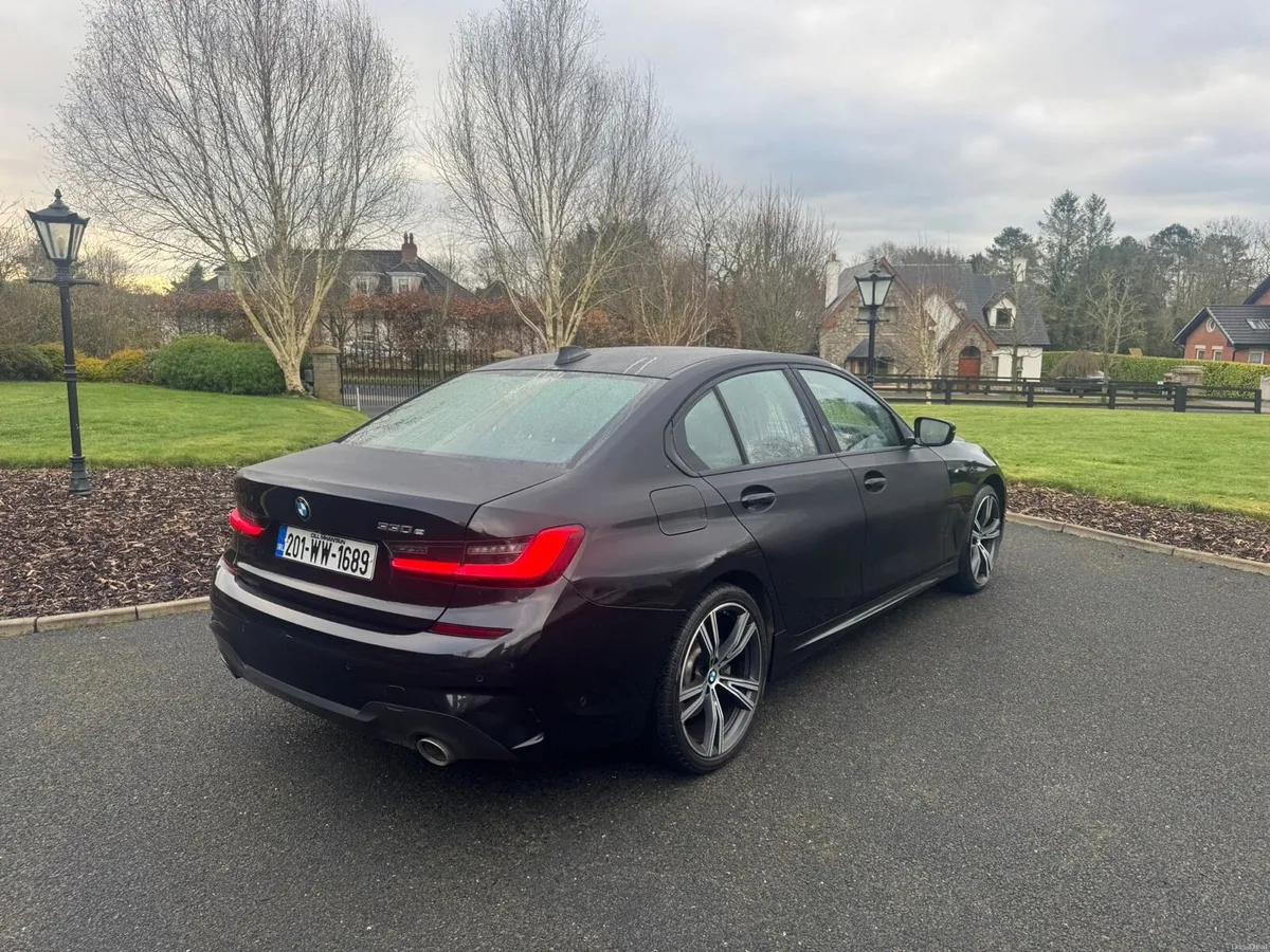 BMW 330E 2020 - Image 2