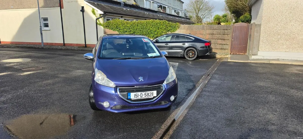 Peugeot 208 2015 - Image 1